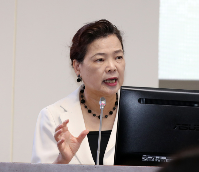 民进党立委赵天麟遭爆为台盐绿能总经理吴博鑫撑腰不甩母公司，经济部长王美花在立院强调「绝不是施压」。(刘宗龙摄)