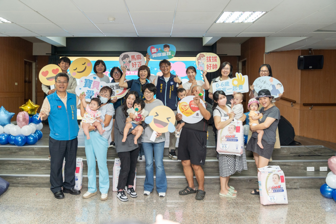 臺东育儿友善城市！10月起臺东新生儿家庭报户口即送专属育儿生日礼2.0（图/臺东县政府提供）