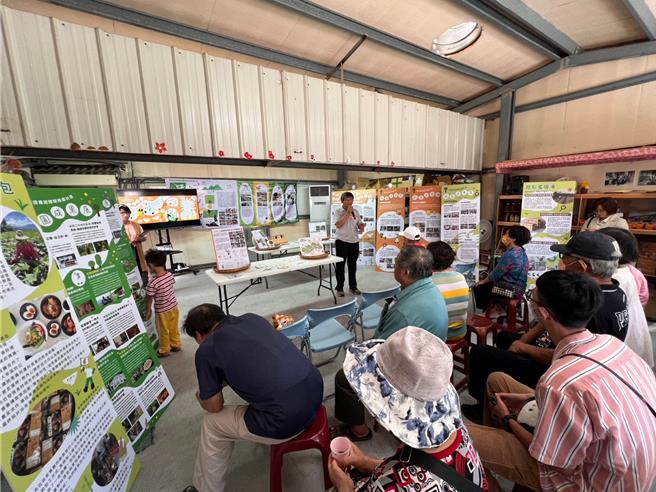 云林县古坑麻园食农基地6日在麻园食农教育基地展现地方创生成果，打造新农业生态村落，吸引各县市社区前来取经。（麻园社区发展协会提供／张朝欣云林传真）