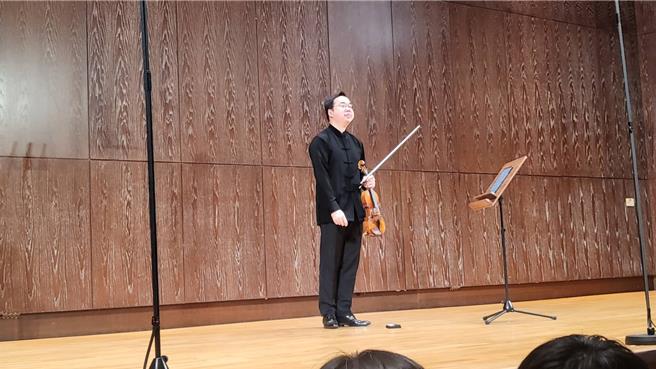 睽違多時，國際帕格尼尼小提琴大賽第一名得主、小提琴家寧峰再度來台演出。（李欣恬攝）