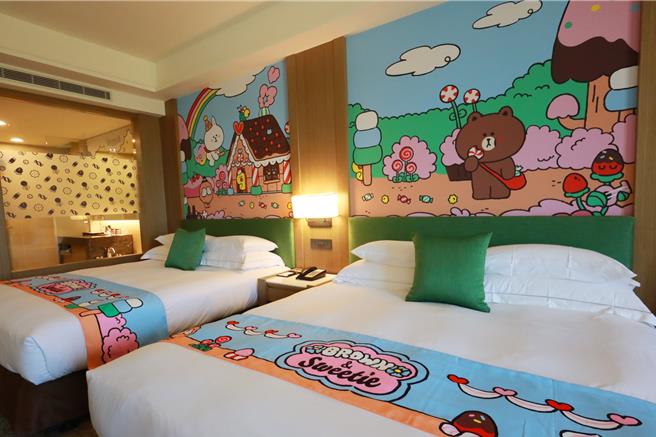丽宝福容大饭店独家推出LINE FRIENDS主题房，线上旅展下杀.2.5折。（丽宝乐园渡假区提供）