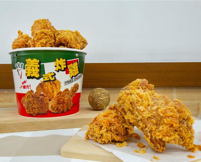 拿坡里16日前外带或内用「战斧鸡腿」享买一送一。（三商餐饮提供／朱世凯台北传真）