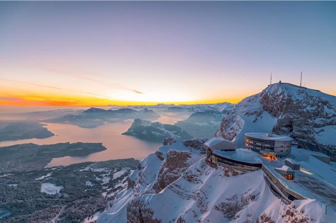 可乐旅游台湾市场独家推出「皮拉图斯山顶饭店」行程，住在海拔2132公尺特色饭店，民眾询问踊跃，几近完售。(可乐旅游提供)