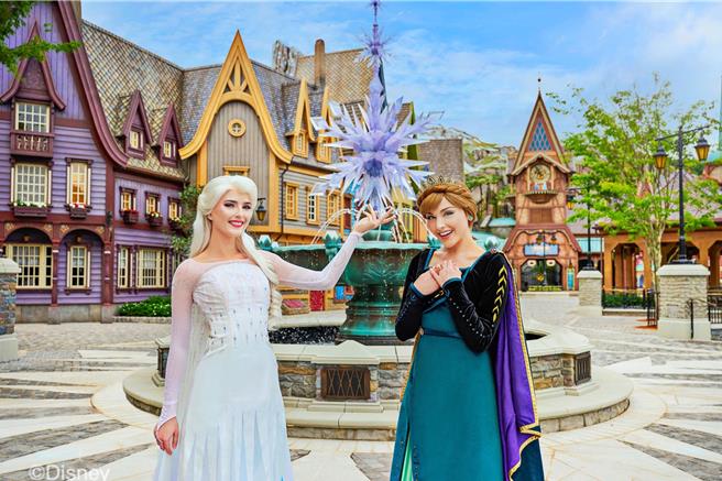 香港迪士尼乐园全球首座以《冰雪奇缘》电影主题打造的「魔雪奇缘世界」主题园区，将于11月20日开幕，引起民眾高度询问。(香港迪士尼提供)