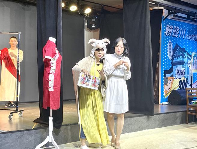 范瑞君（右）、张静之6日出席赖声川新喜剧《隐藏的宝藏》发布记者会。（林淑娟摄）