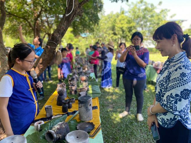 「布客思艺」姊妺校交流活动是以陶艺及双语元素融入为主题。（图／高雄市客家事务委员会）