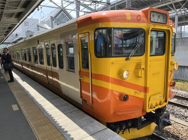 EMU100型自強號11月12日將從彰化開行至田中站進行展示。（台鐵提供／蔡亞樺台北傳真） 