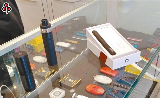 网路上流传1名男性在台北捷运车厢抽电子菸影片，引起网友讨论。经台北捷运公司找到该名旅客后，澄清当日持有的物品为乐器卡祖笛，并非电子菸。（本报资料照片）★《中时新闻网》关心您：吸菸有害健康！戒菸专线：0800-636363。