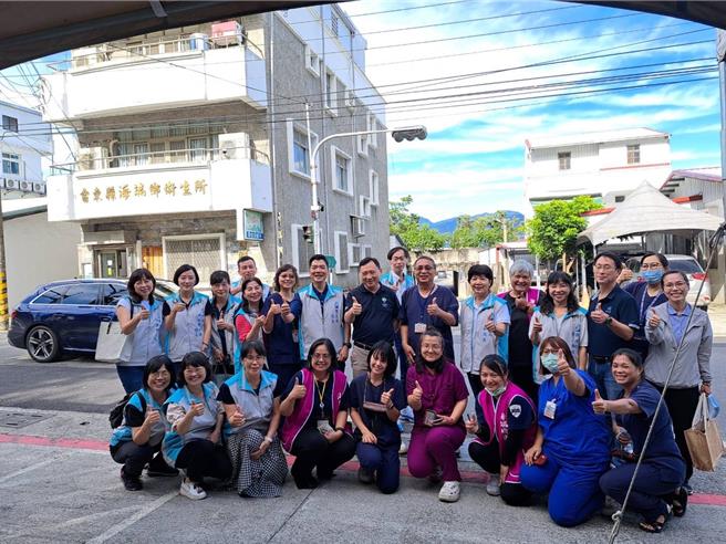 台东县海端乡卫生所荣获第6届政府服务奖社会关怀服务类奖项，为全台卫政唯一获奖单位。（台东县政府提供／蔡旻妤台东传真）