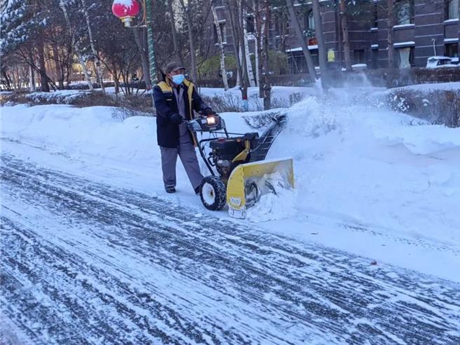 哈尔滨9县市降雪逾史上极值广召自扫门前雪。（微信公眾号「哈尔滨发布」）
