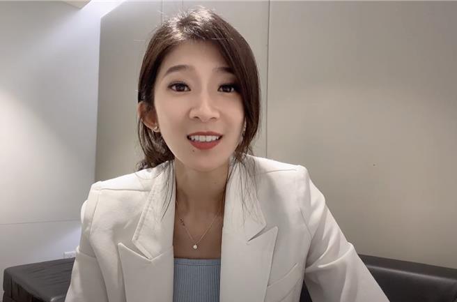 國民黨高市前鎮小港選區立委參選人李明璇反嗆，蔡英文總統、副總統賴清德該好好約束側翼，不要看到紅影就開槍，還狠酸「我只知道有些人從政之後辛勤在對岸活動，做特殊的人與人連結」。（李明璇提供）