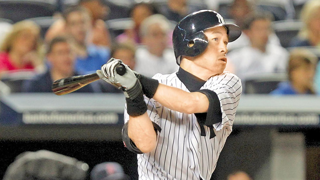 日本传奇球星铃木一朗近日指导高中生时开轰，飞球当场打破教室玻璃，让他一脸尷尬。（资料照／美联社）