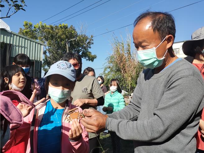 下营观光休閒农业协会表示，希望藉由这次小旅行试水温，了解大眾消费习惯和喜好，计画未来发展成固定游程。（下营观光休閒农业协会提供／张毓翎台南传真）