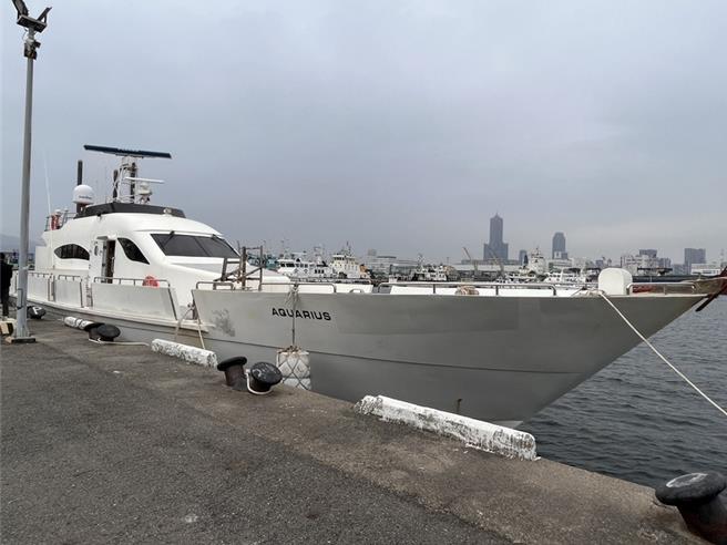 高雄分署受高雄地檢署囑託拍賣豪華遊艇，以2，909萬元拍定(行政執行署提供)