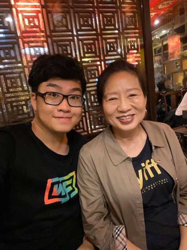 Joeman常在社群放上与妈妈的合照。(图／Joeman FB)