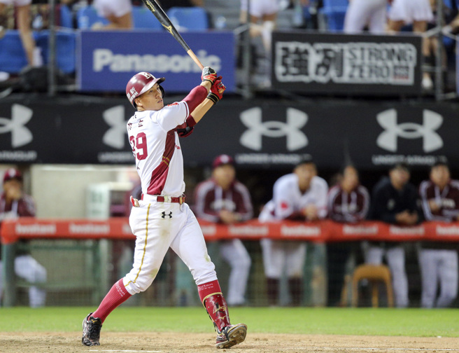 乐天桃猿林立。（陈麒全摄）