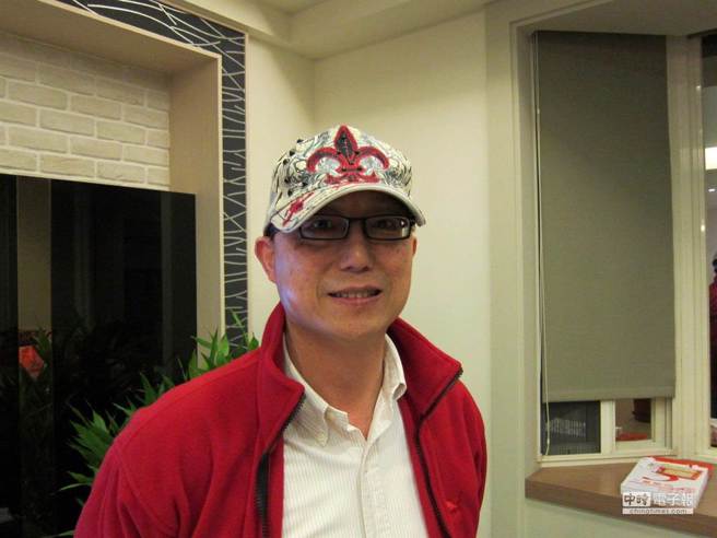 前新党立委姚立明曾担任倒扁红衫军副指挥官，后来又曾柯文哲选台北市长，立场多次转变。（示意图／翻摄脸书）