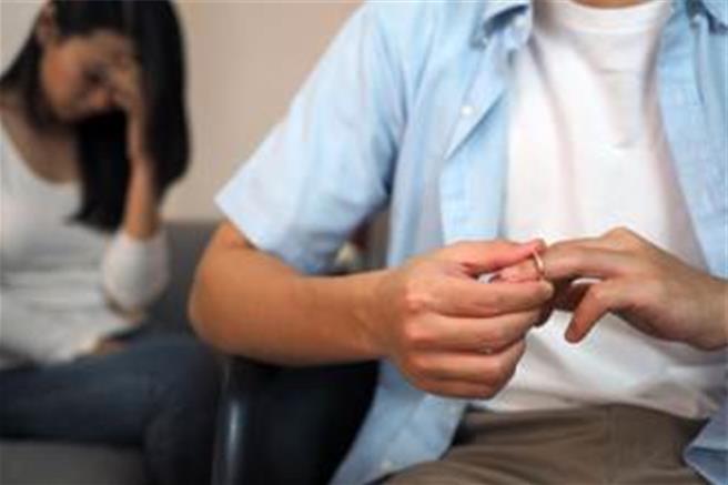 今日时节为立冬，又遇上东北季风减弱，使得今年立冬为暖立冬，民俗专家廖大乙就表示，今年为暖立冬，而农历节气又刚好碰上2个立春，属于双春年，型态相当凶狠。（本报资料照片）