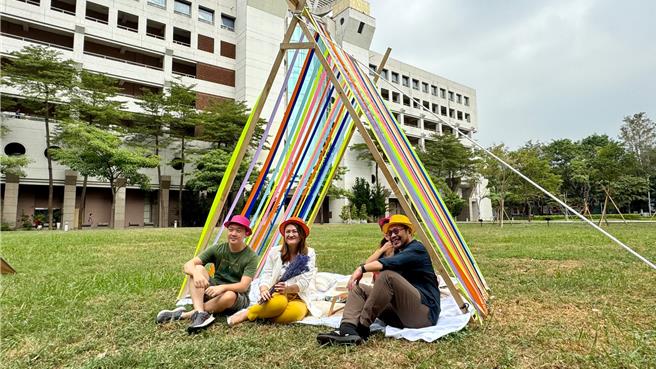 高市觀光局將於11月18日及19日舉辦全台最大戶外野營體驗「Wild Wild野生活」，地點就在衛武營。（柯宗緯攝）