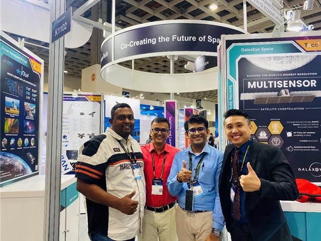 TFP桃園青創博覽會將於11月21日登場，邀逾百家新創團隊展出亮點技術，圖為互宇向量股份有限公司團隊成員。（青年局提供／蔡明亘桃園傳真）