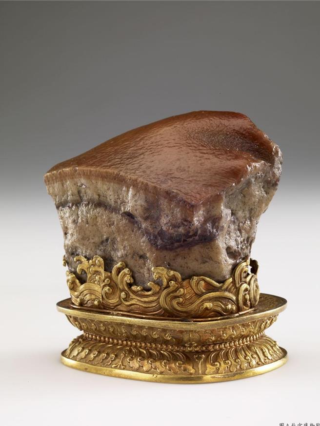 国立故宫博物院南部院区人气国宝展登场，明星展件〈肉形石〉再度「肥嫩鲜美」登场。（故宫南院提供∕吕妍庭嘉义传真）