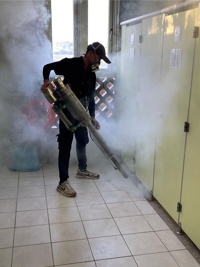 嘉義縣累計確診152例，解除列管75例，目前以大林鎮45例最多，另針對梅山、大林、民雄高風險區域每周定期查核孳生源，至今已累計裁處19案。（嘉義縣政府提供／呂妍庭嘉義傳真）