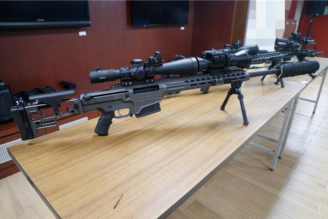 国安局特勤中心新购美军特种部队现役BARRETT MRAD狙击枪，维护正、副总统候选人安全。（读者提供）