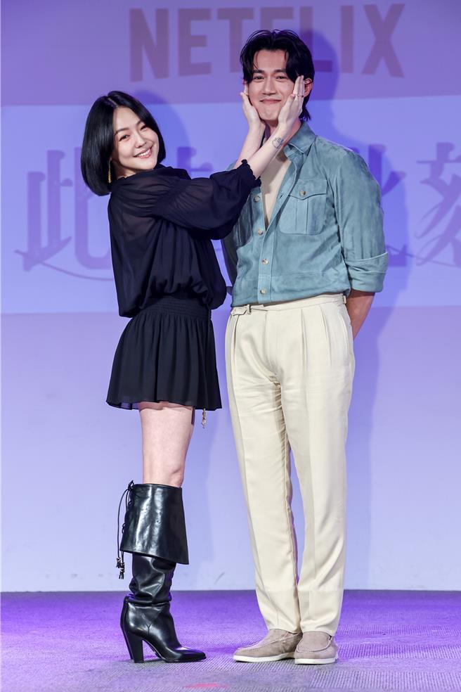 小S、吴慷仁出席《此时此刻》上线记者会。（罗永铭摄）