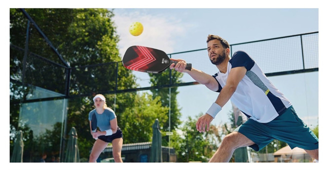 新冠疫情期间，已有50多年歷史的匹克球在全美翻红。（图／KASACA SPORTS提供）