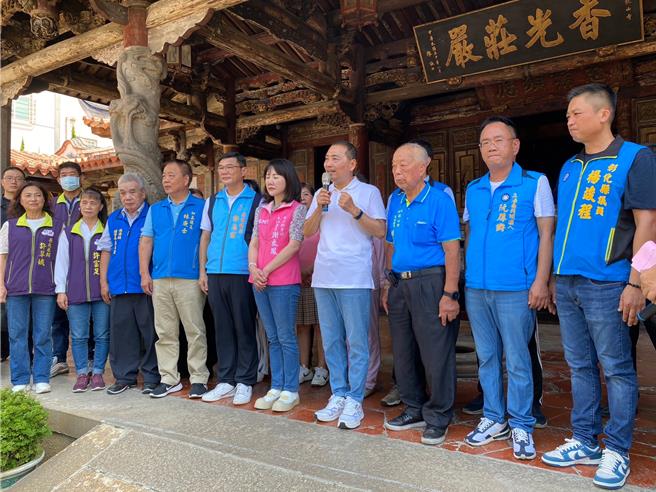 國民黨總統參選人侯友宜（右四）明天將到彰化縣走訪基層，並將為同黨的彰化縣一選區立委參選人阮厚爵（右二）站台助選。（民眾提供／孫英哲彰化傳真）