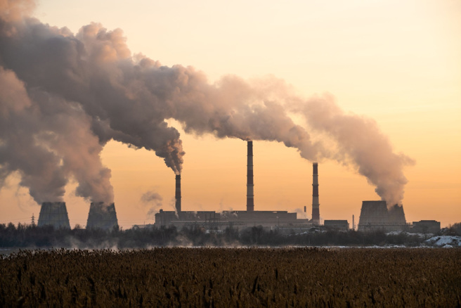 虽然国际上对化石燃料的危害已有共识，但是这几年面对战争导致能源短缺，几个带头的先进国家仍然选择增产化石燃料。(图/Shutterstock)