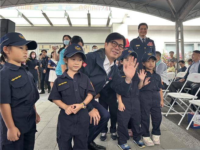 今日凤山分局风光办理启用落成典礼。（杨舒婷摄）