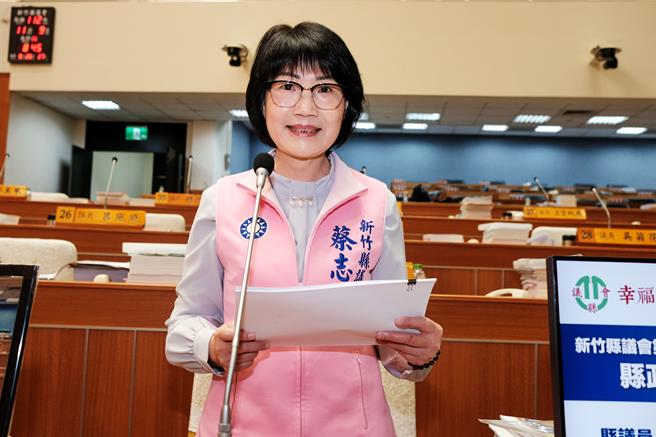 新竹县议员蔡志环9日质询，指台大竹北分部设校沉寂23年，何时是「归（规）期！」（罗浚滨摄）