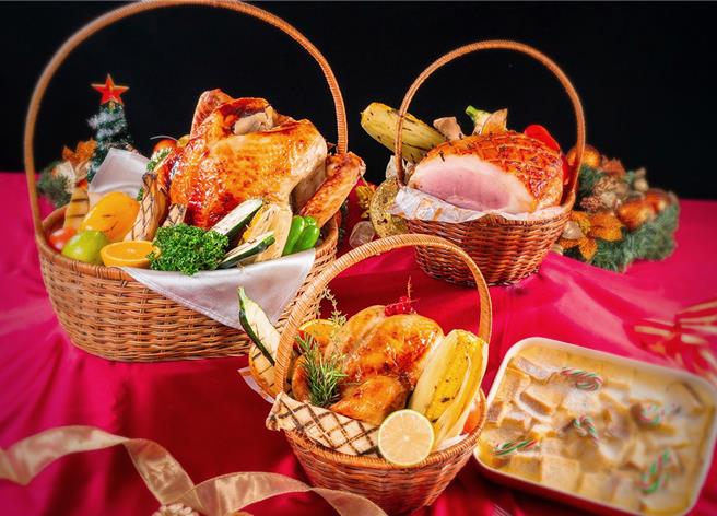 福容桃园机捷A8店感恩圣诞礼篮提供3款选择，除火鸡外，新增烤鸡、烤火腿。 (福容大饭店提供)