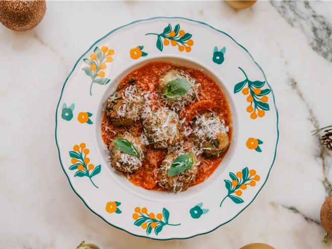 菠菜起司球口感软糯、滋味浓郁，是感恩圣诞餐桌最佳配角。(PASTAIO提供)