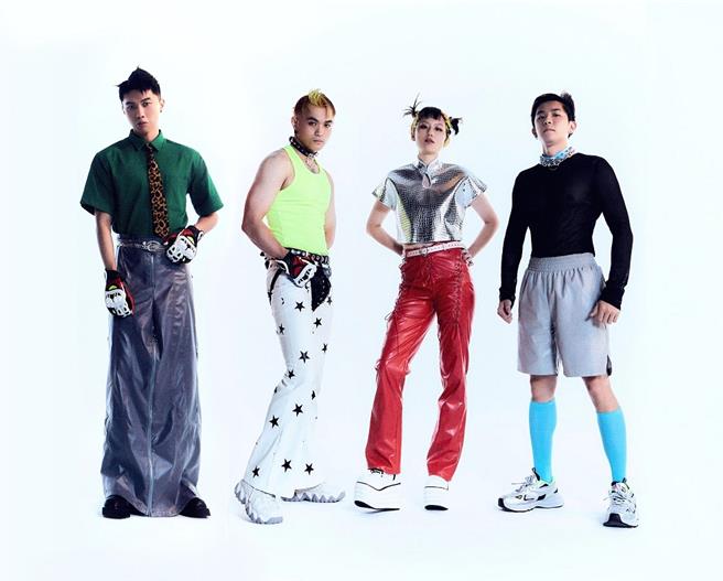 屏东「我们生活节」将于10日开跑，先是一连3天的户外电影，接着是17日明华园黄字团戏剧公演，而18、19日除有音乐节、讲唱会集结多组重量级卡司嗨唱县民公园外，还有超多元主题市集，堪称精彩连连。（屏县府提供／谢佳潾屏东传真）