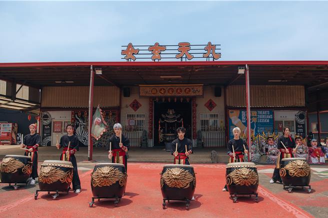 哲言（左起）、佳辰、祖安、文廷、子翔、焕钧挑战各种任务。（MyVideo提供）