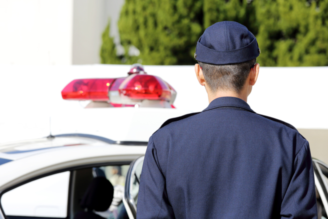 日本警視廳今年6月24日共接獲8354件110報案通報，改寫2011年3月11日「東日本大地震」當天創下的8109件單日紀錄。(示意圖/shutterstock)