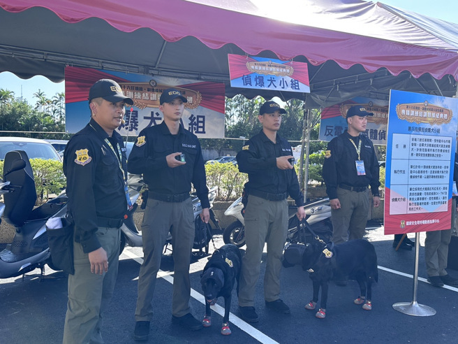 特勤随扈藏「暗器」！侦爆犬配美军「这款超强耳罩」阻干扰。(叶庭欣摄)