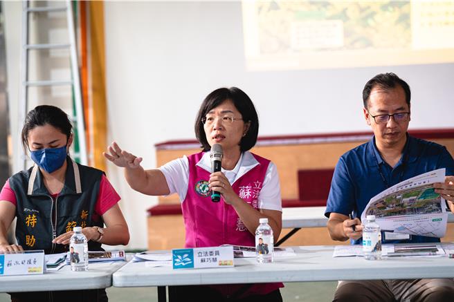 2023年11月9日新北市／立委苏巧慧（右二）争取中央前瞻基础建设计画，补助「东门溪排水改善暨凤鸣滞洪池工程」总经费约6.1亿元，工程于11月1日正式动工。（苏巧慧办公室提供／刘玮晴新北传真）