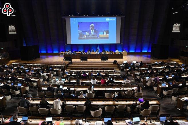 首次落戶大陸！UNESCO通過在陸設立國際STEM教育研究所。圖為UNESCO執行局於今年5月22日一致通過在中國大陸上海設立教科文組織STEM決議。 （新華社／聯合國教科文組織提供）