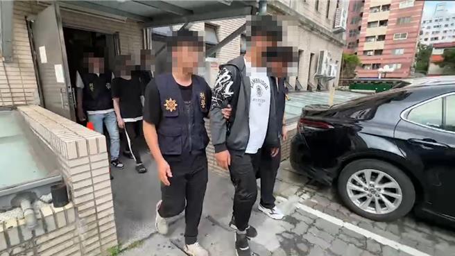 台中市刑大科侦队破获诈骗水房，逮补田姓主嫌等5名嫌犯。（警方提供／王煌忠台中传真）