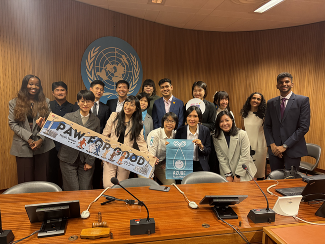 5组新北青年团赴瑞士日内瓦参与联合国人权理事会「2023年社会论坛周边会议」，与来自世界各国的青年分享运用科技改善在地社会之方案与经验。(图/新北市政府青年局提供)