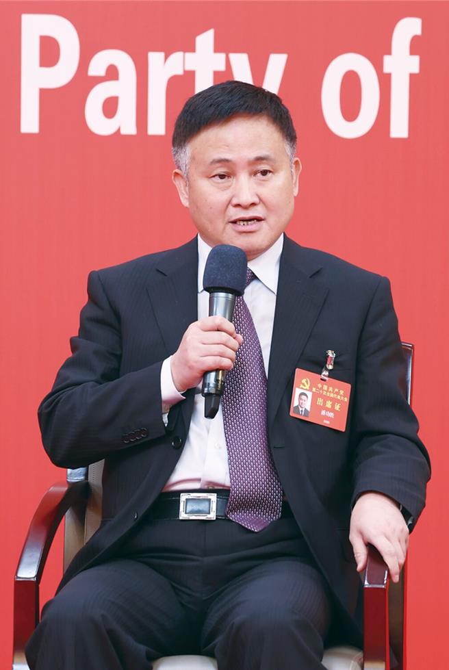 中国人民银行行长潘功胜接受央视专访表示，房地产金融风险可控，同时地方债没有那么大的一个风险水准。（新华社）