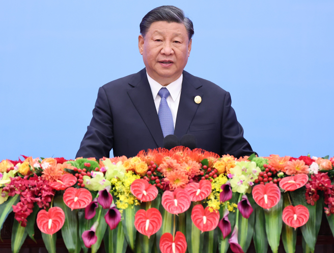 中国大陆国家主席习近平10月18日出席第3届「一带一路」国际合作高峰论坛开幕仪式，并发表主旨演讲的神情。（新华社）