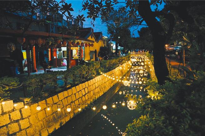 凤山曹公圳在国民党籍高市议员李雅静的争取下于2022年以竹编灯饰装置「点亮凤山、点亮曹公圳」，连续2年举办获得民眾一致好评。（本报资料照片）