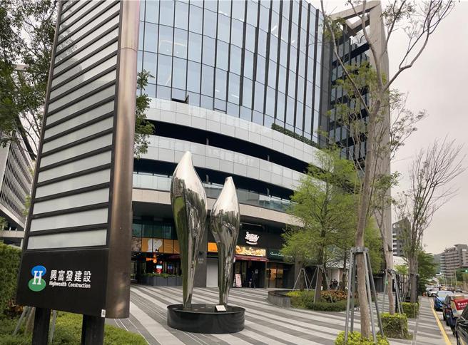 潤隆今天公布前三季合併財報，首度大賺1.4個股本，坐上營建股「EPS獲利王」寶座。圖／蔡惠芳