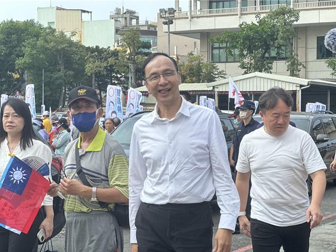 對於藍白合是否用全民調方式，朱立倫表示仍在協商中。（楊舒婷攝）