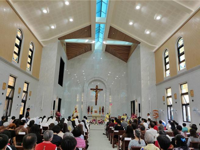 11日由嘉义教区主教浦英雄主持「圣堂奉献礼」，约500位教友参与盛会。（天主教嘉义教区提供∕吕妍庭嘉义传真）