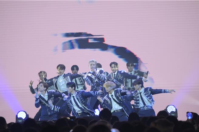 JO1首度来台开唱，吸引2000名粉丝到场朝圣。（大鸿艺术提供）